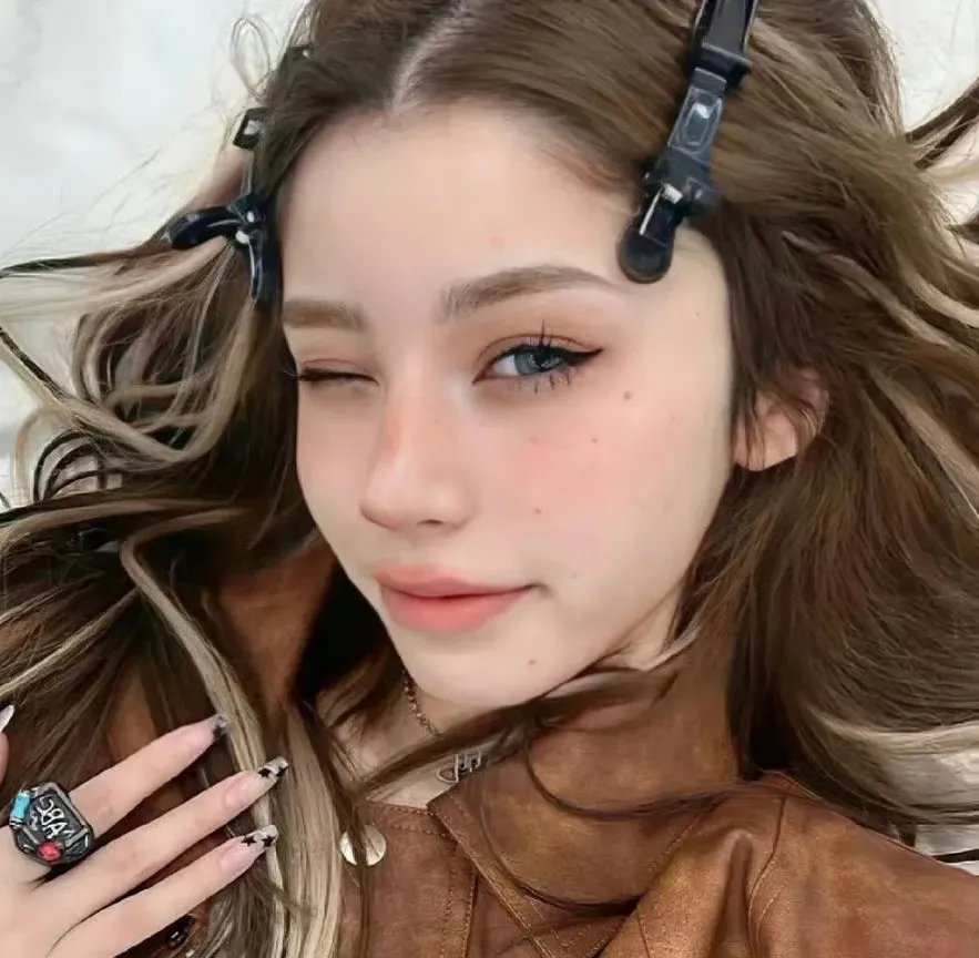 不愿恋爱的雀斑小姐